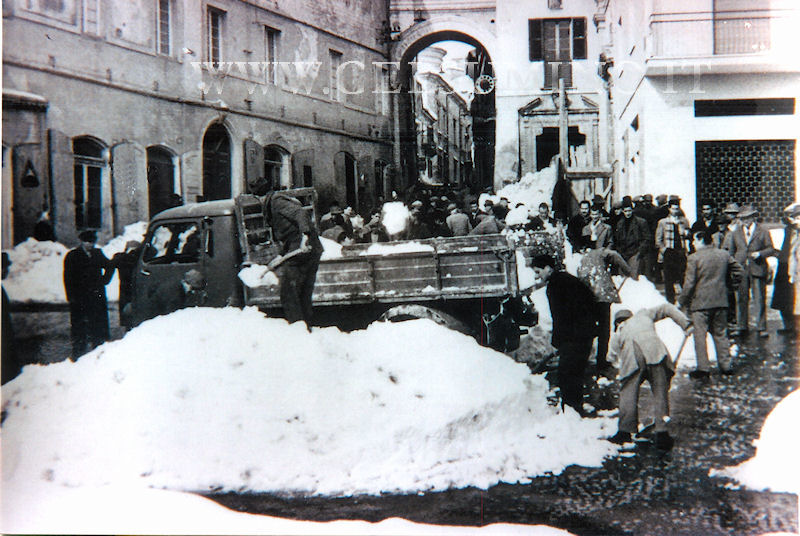 Piazza Luca da Penne